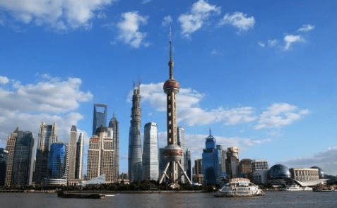 上海盛会，嘉宾云集，观众热情洋溢