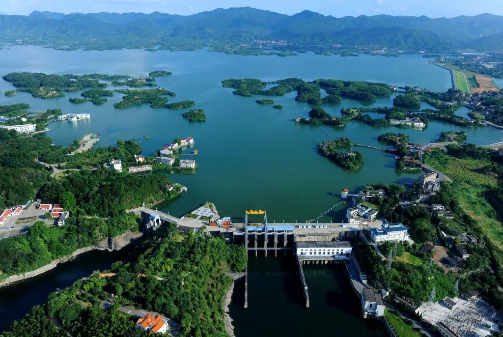 梦想之翼在湖北，翱翔于变幻天空的篇章