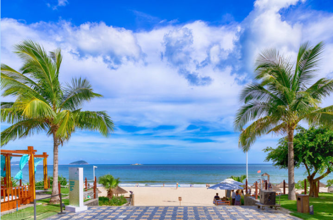 海南，椰风海韵的诗意海滨之旅